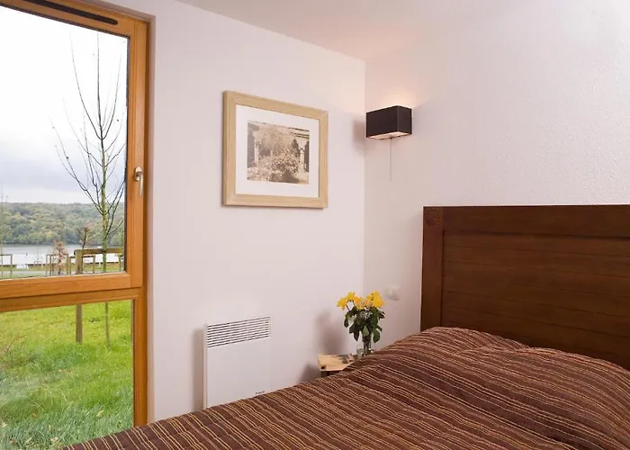 Madame Les De Valjoly